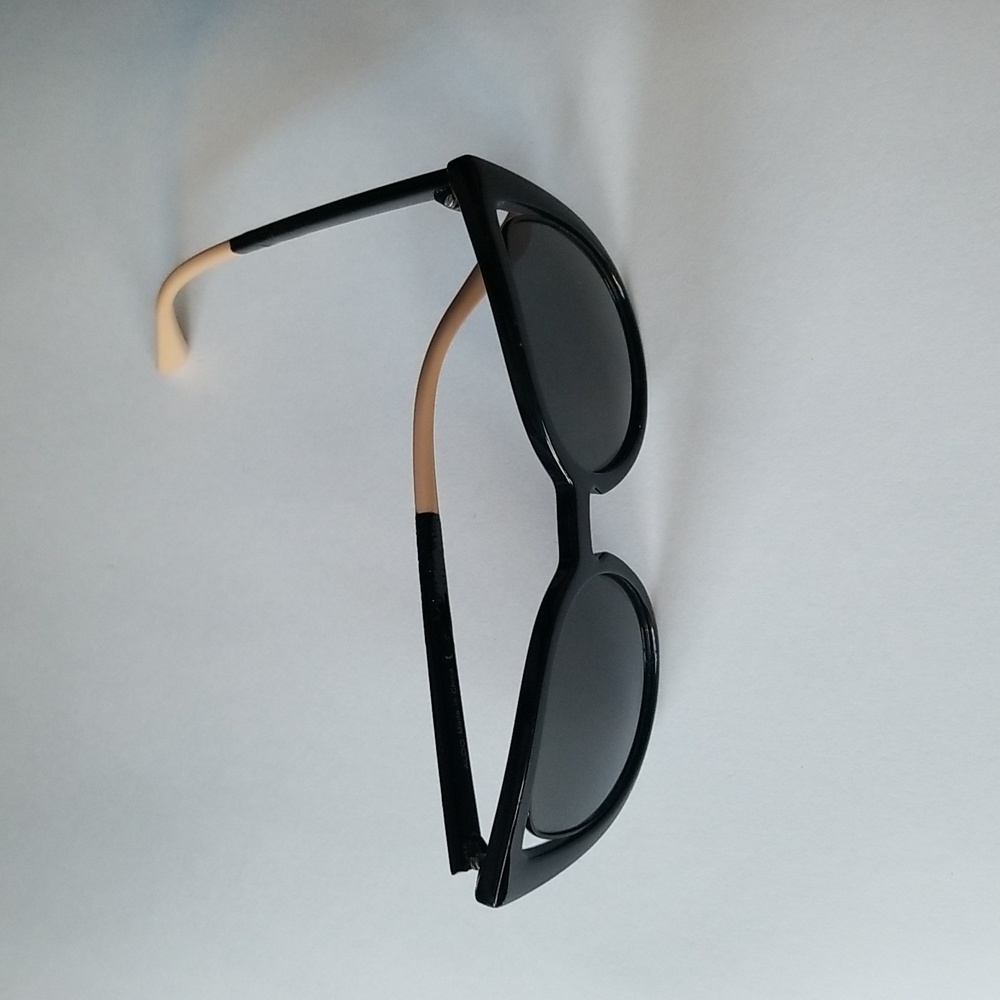 Aldo Black And Cream Cat Eye Stylish Sunglass